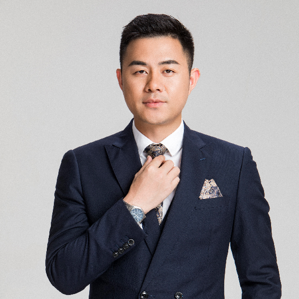 艺凡逐光主持满小平